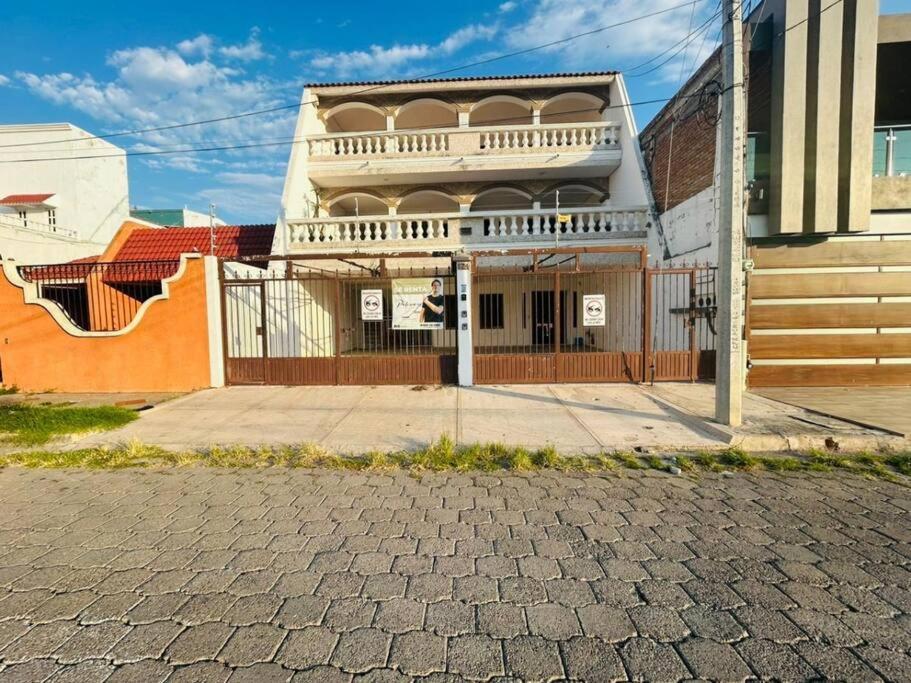 Bonito Amplio Y Centrico Departamento By G P S Rentas Mazatlán
